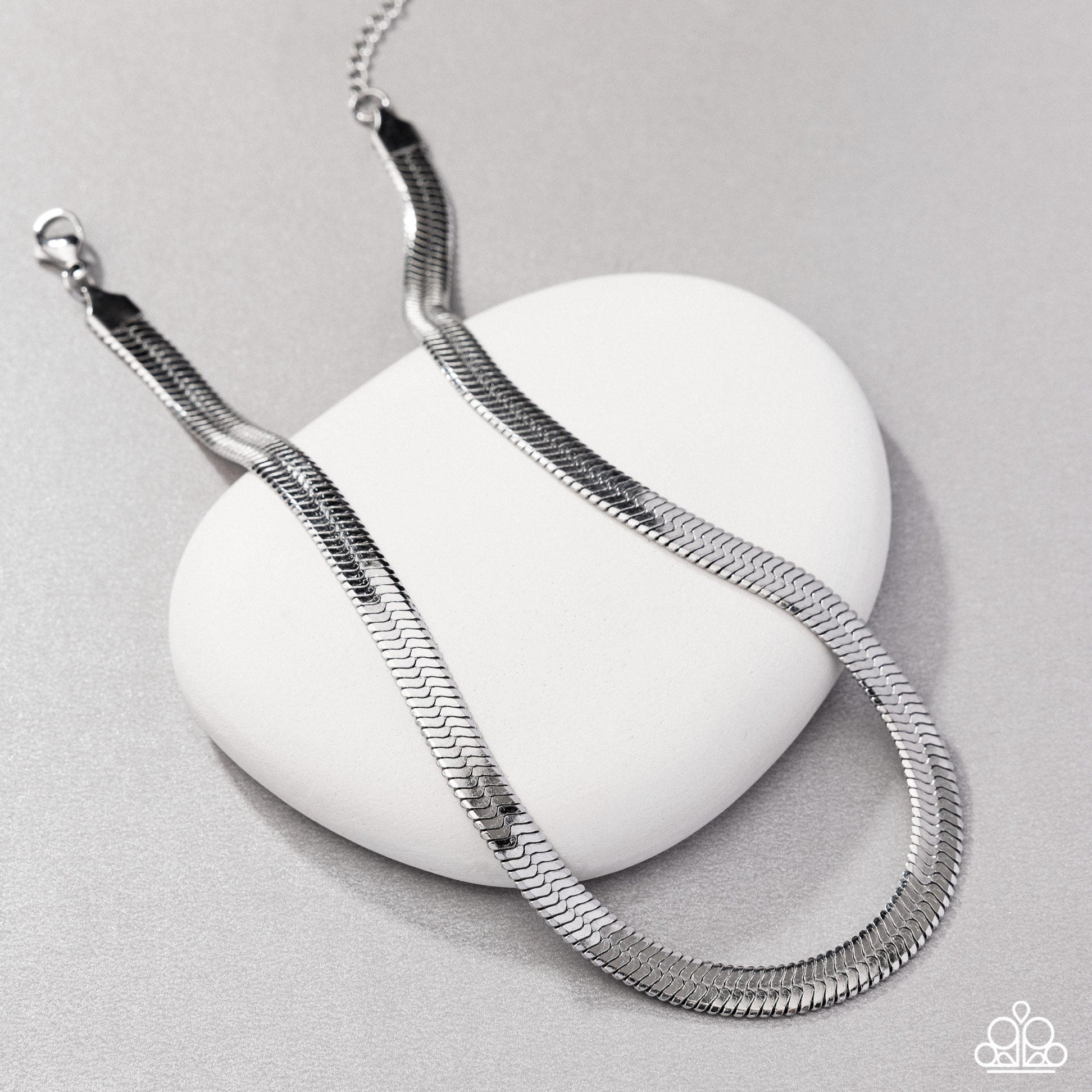 herringbone-haute-silver-p2ch-svxx-121xx