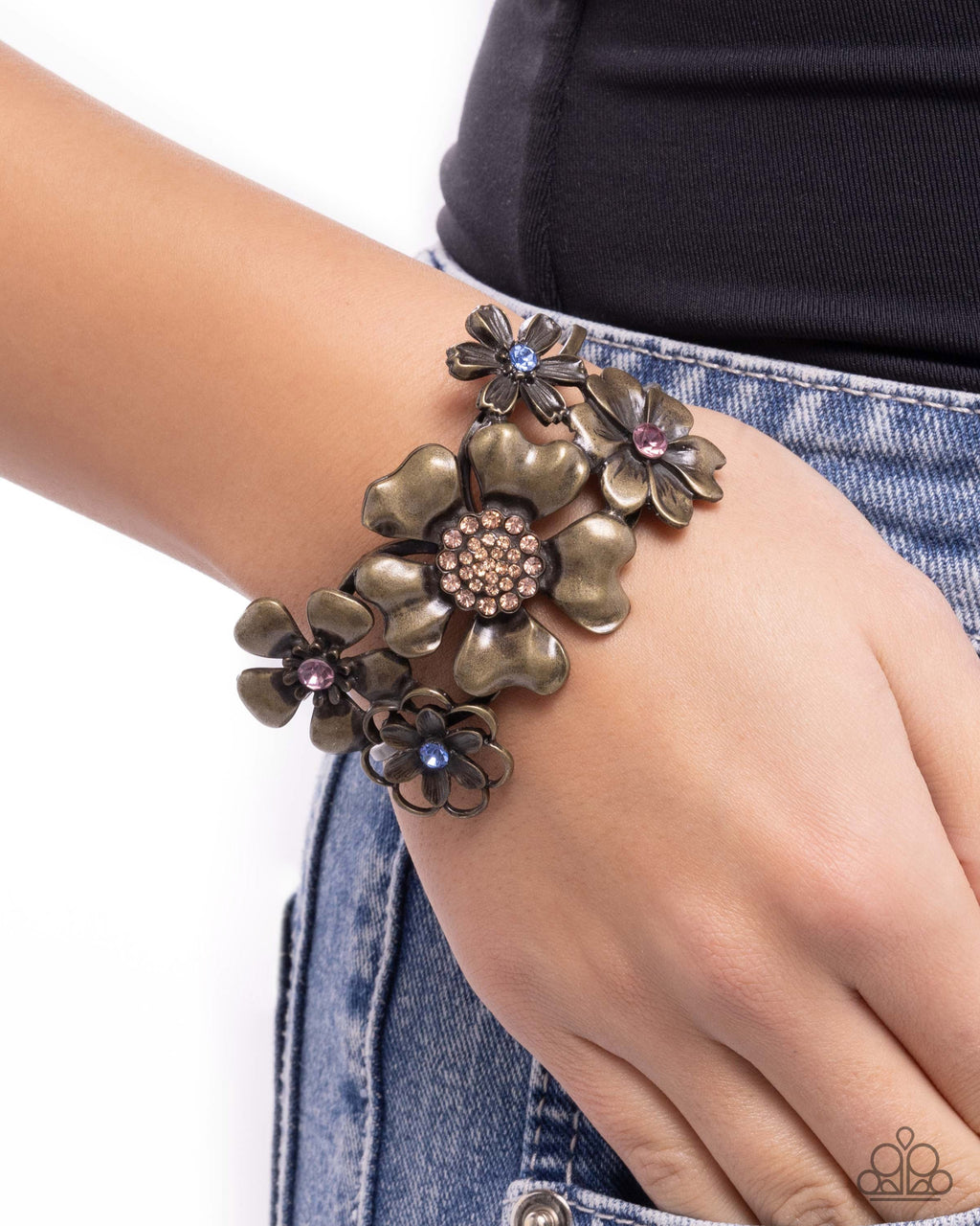 bursting-bouquet-brass-p9st-brxx-021xx