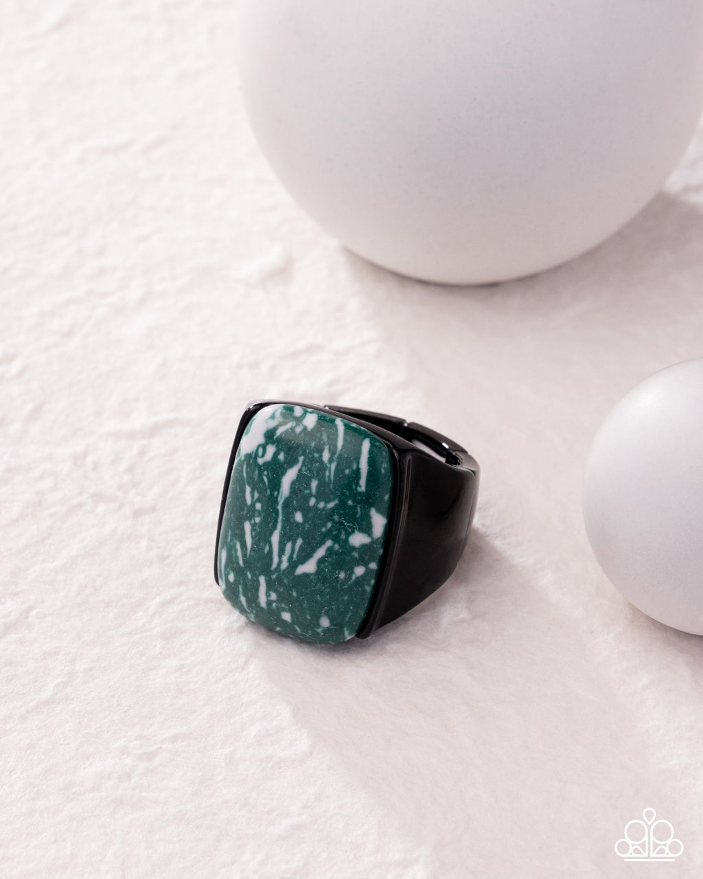 crowd-pleasing-color-green-p4mn-urgr-006xx