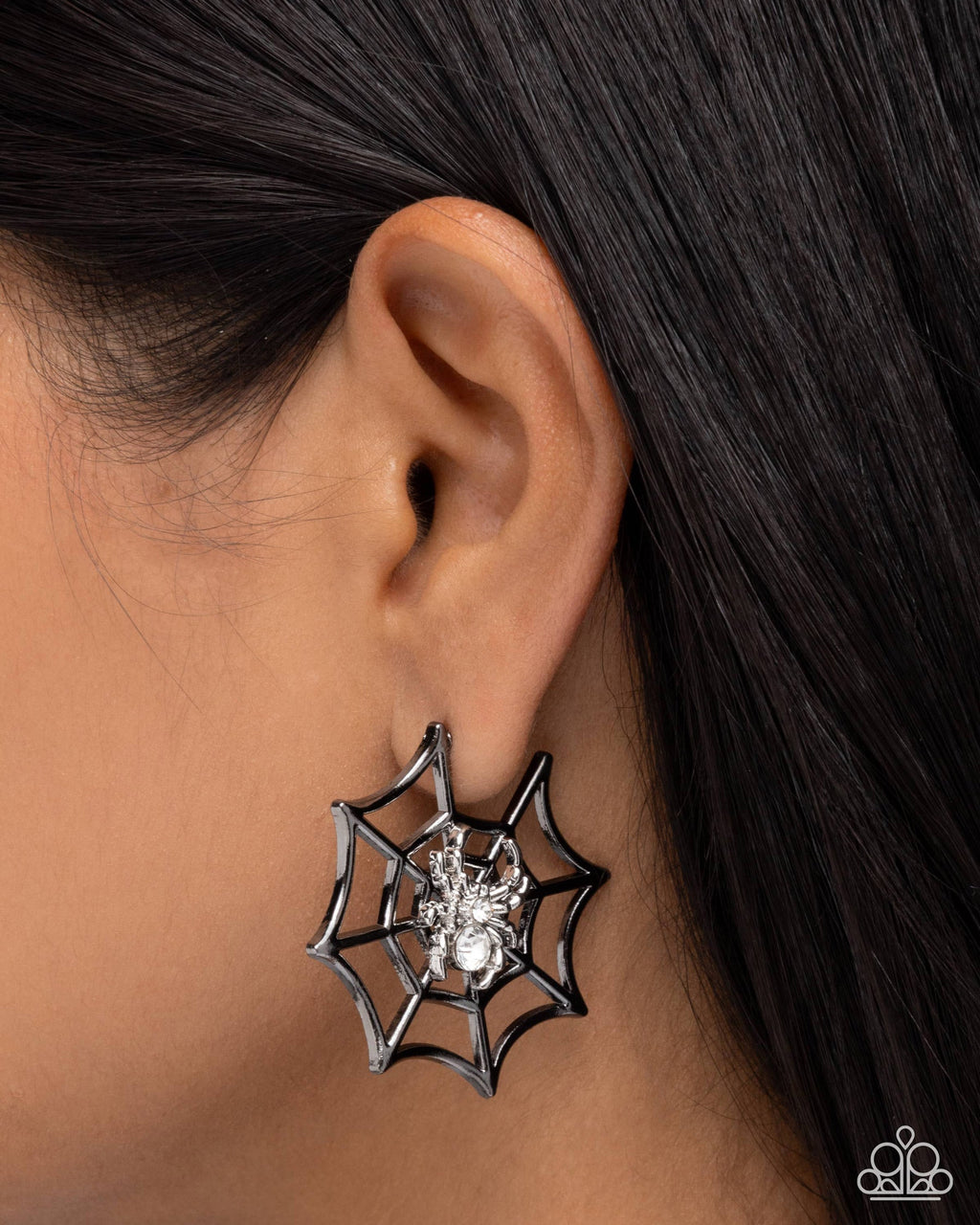 spiderweb-showcase-black-p5ho-bkxx-308xx